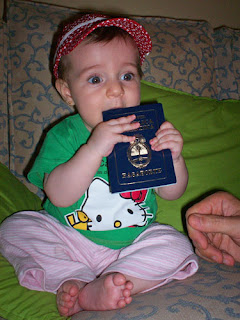 Maura y su pasaporte