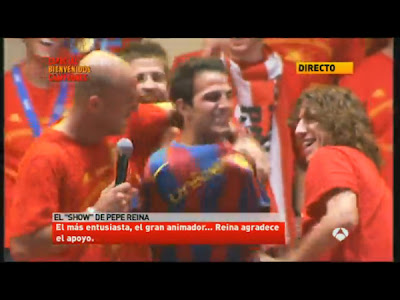 cesc fabregas wears a barcelona shirt, thbn