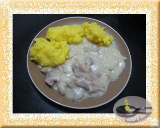 Ciulama de ciuperci si carne de curcan