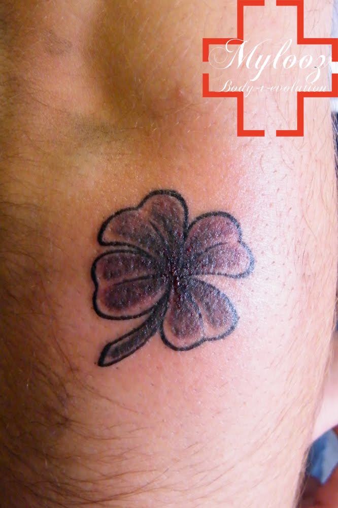 Tatouages trèfle a 4 feuilles Tatouages et piercings FORUM Beauté - Tatouage Trefles A 4 Feuilles