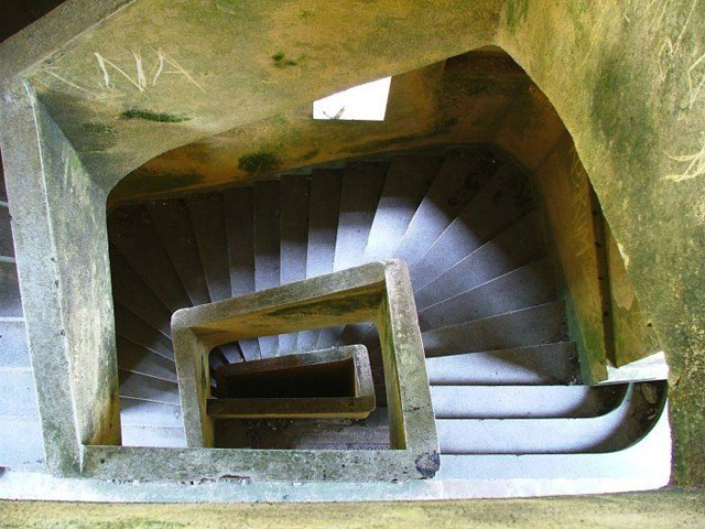 [26+stairs+DSCF1872.JPG]