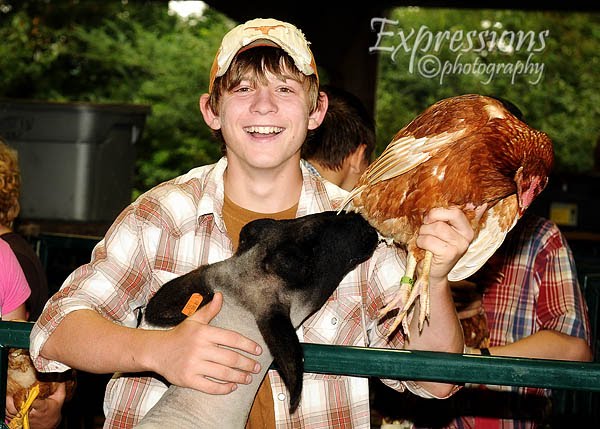 Everyone Makes New Friends at the Fair!