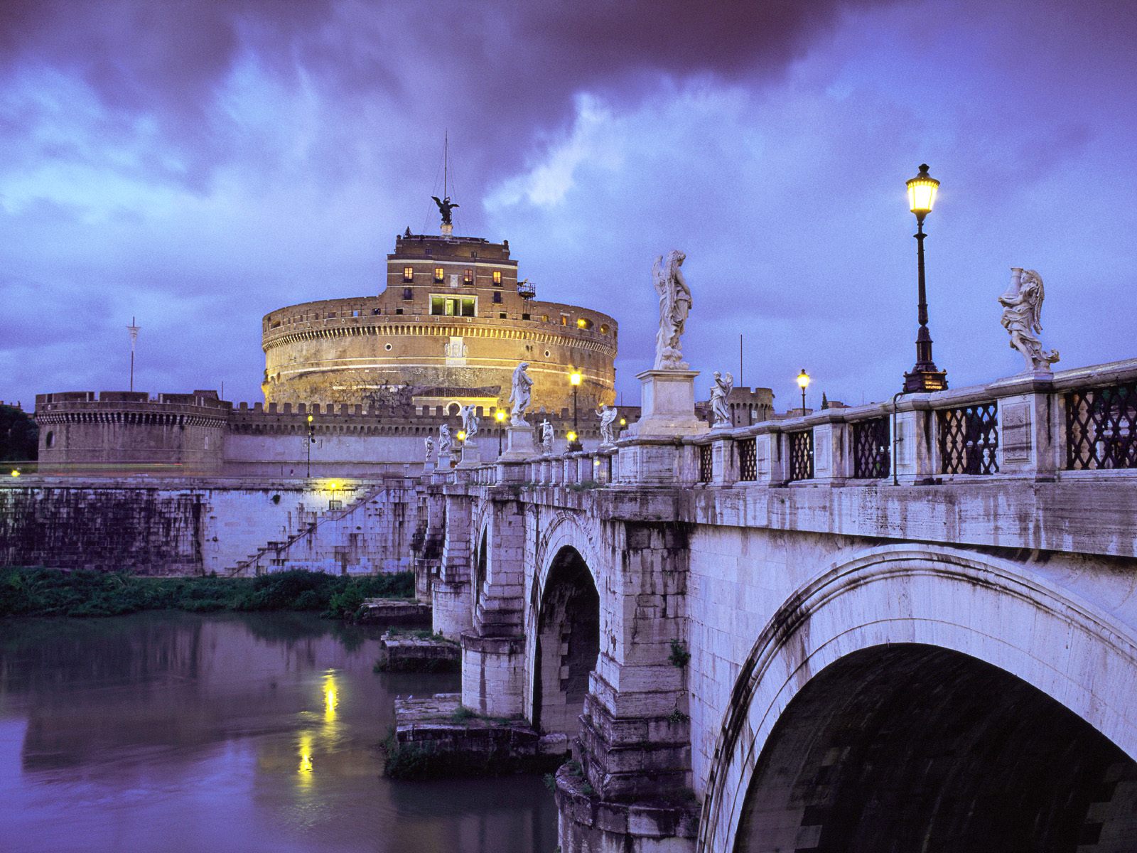 http://4.bp.blogspot.com/_Q2AG-fj5Wbc/TT0bAYsLVvI/AAAAAAAAAHQ/W1zjPKPdHdA/s1600/Castel_SantAngelo_and_Bridge_Rome_Italy.jpg