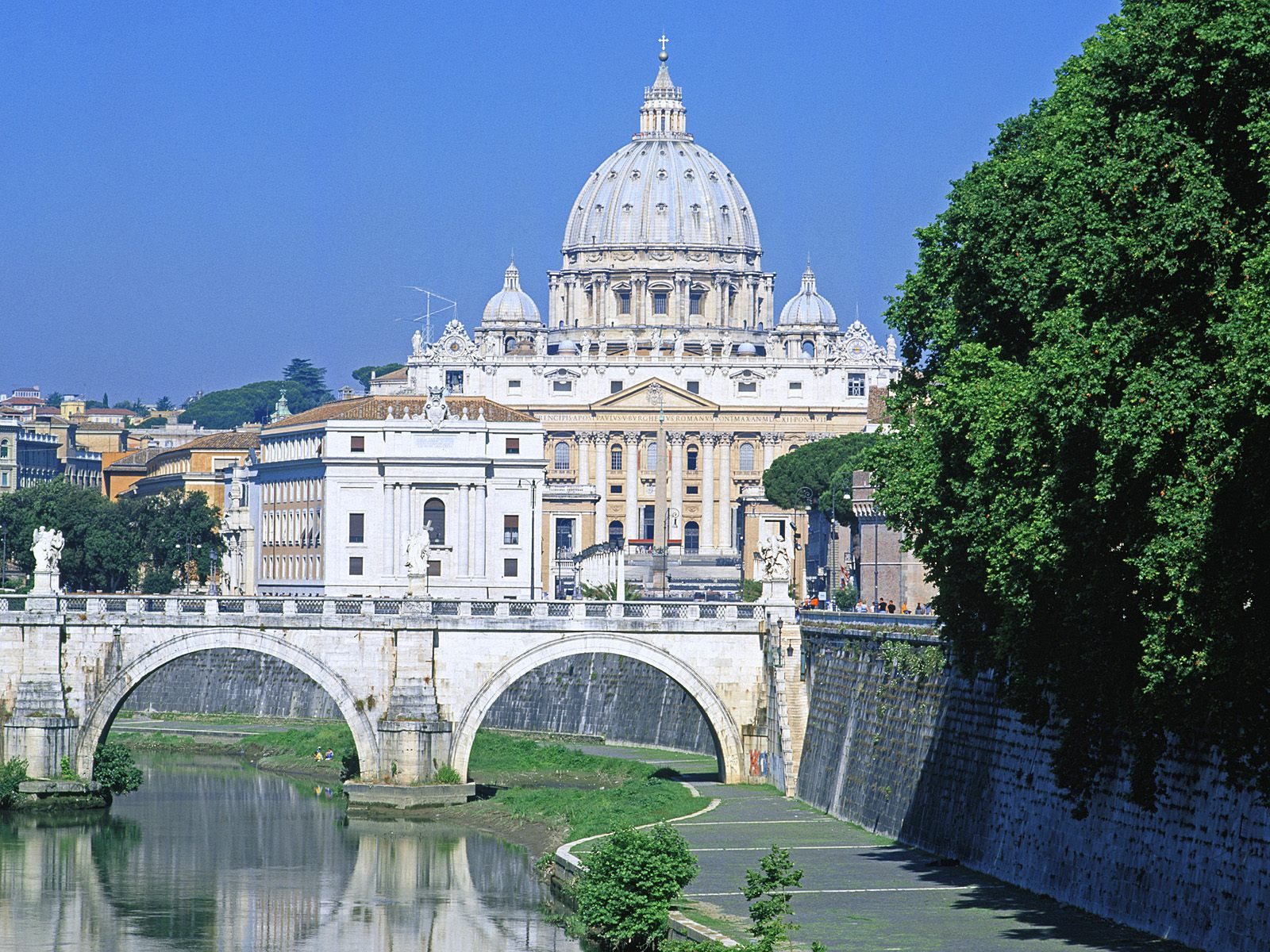 http://4.bp.blogspot.com/_Q2AG-fj5Wbc/TT0bp6Bb-RI/AAAAAAAAAIA/3JGz9ZASq2Q/s1600/St._Peter%2527s_Basilica_Rome_Italy.jpg