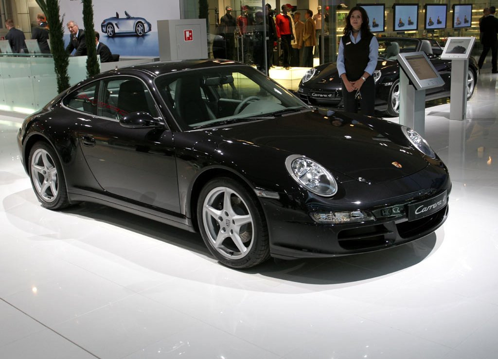 Porsche%2B997%2BCarrera%2B4%2B2005.jpg