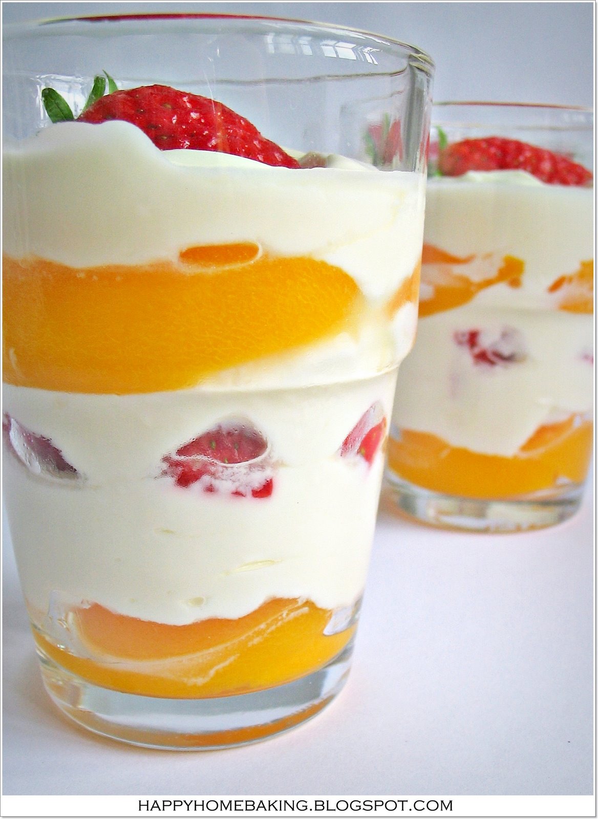 [peach+strawberry+yoghurt3a.jpg]