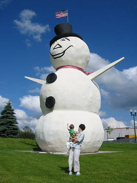 The Worlds Biggest Things Ever Pictures Seen on www.VyperLook.com The Worlds Biggest Things Ever Pictures Seen on www.VyperLook.com
