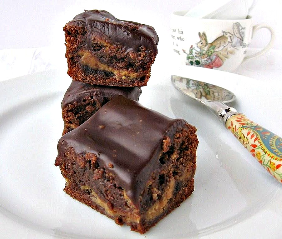 une gamine dans la cuisine Peanut Butter MochaMaple Brownies