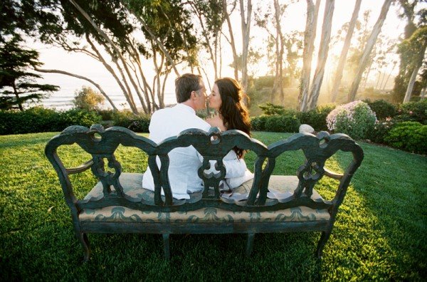 [Behind+couple+in+chair.jpg]