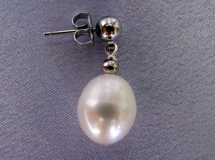 [pearl+earrings.jpg]