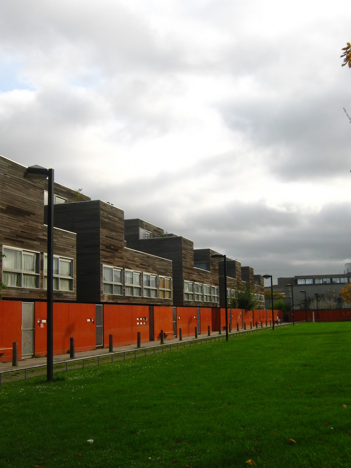 por aqui 50º49'48.90"N 4º22'29.73"E Social housing 'Hollainhof' Gent