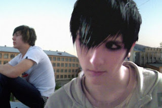 http://emo-simply-hairstyle.blogspot.com/