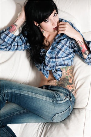 ribs tattoo female. Awesome Tattoos On Women