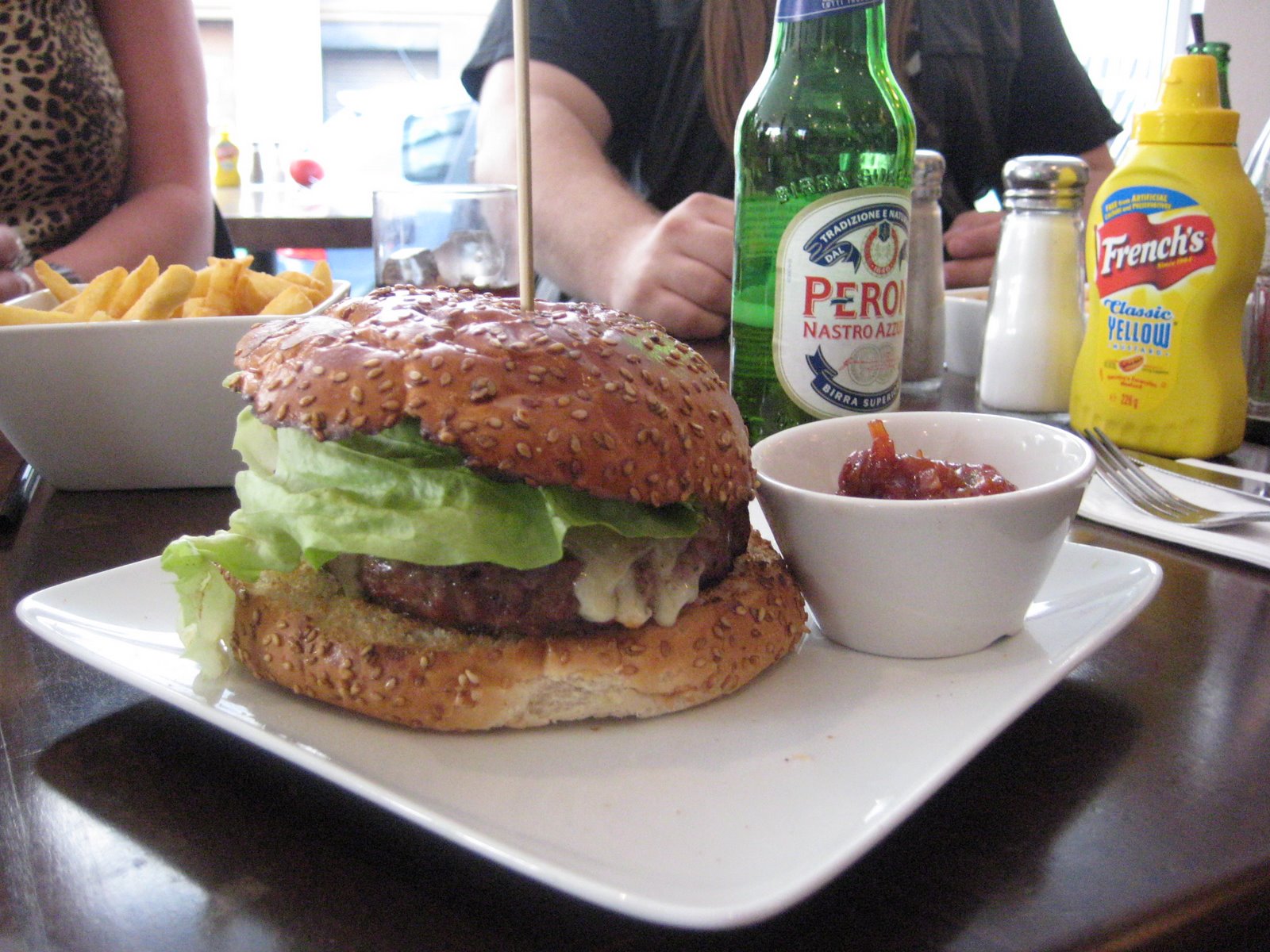 [UltimateBurger042109+091.jpg]