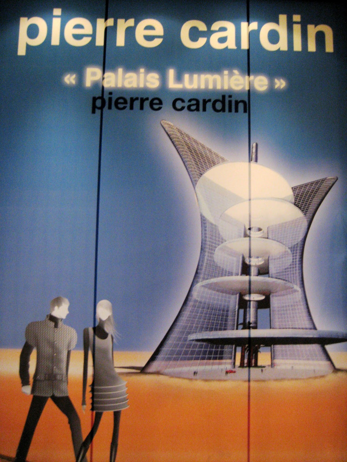RetailStoreWindows.com: Pierre Cardin, Paris