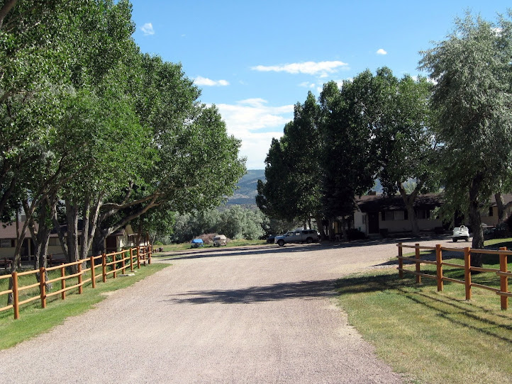 Flaming Gorge - The Vacation Inn - Manila, Utah