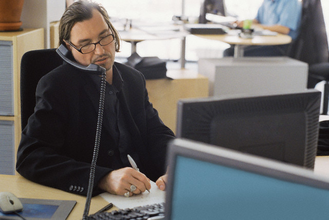 HABLAR POR EL TELEFONO hablar por el telefono:
