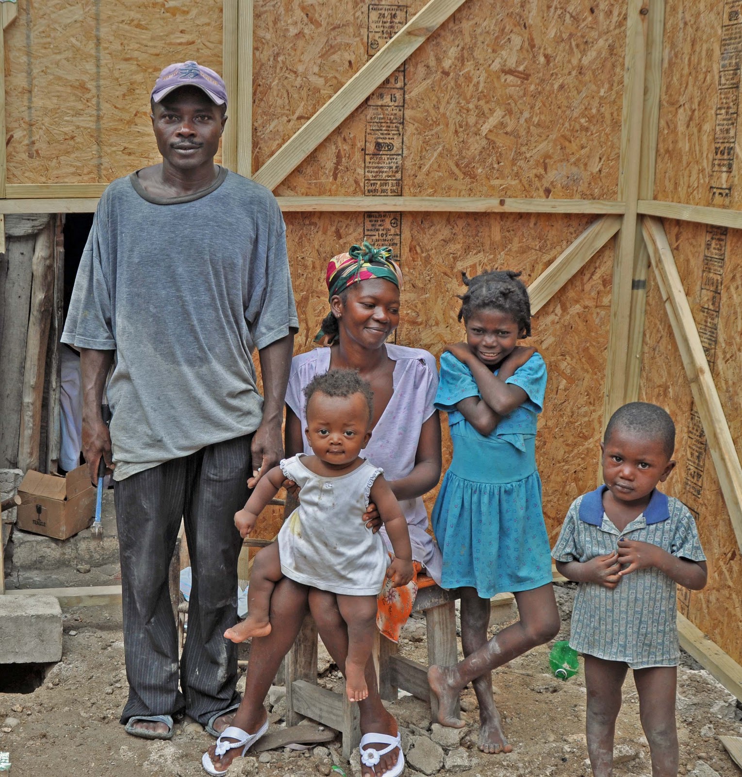 http://4.bp.blogspot.com/_QOJxRZwku_I/TLtl6Ad7JPI/AAAAAAAAAvI/XLfCVUfeaAk/s1600/Family+Espiril.jpg