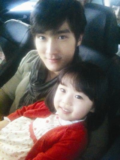 Super Junior’s Siwon has uploaded some endearing photos of him with Super Junior’s Siwon has uploaded some endearing photos of him with