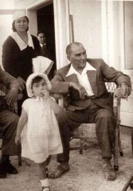Atatürk Resimleri Çocuk Sevgisisi