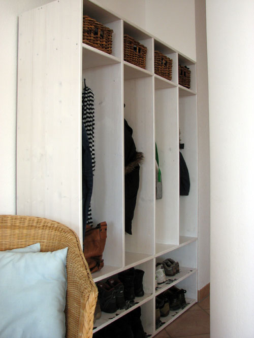 Living In DIY shoe & coat rack
