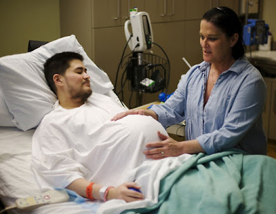 Thomas Beatie Pregnant Man !