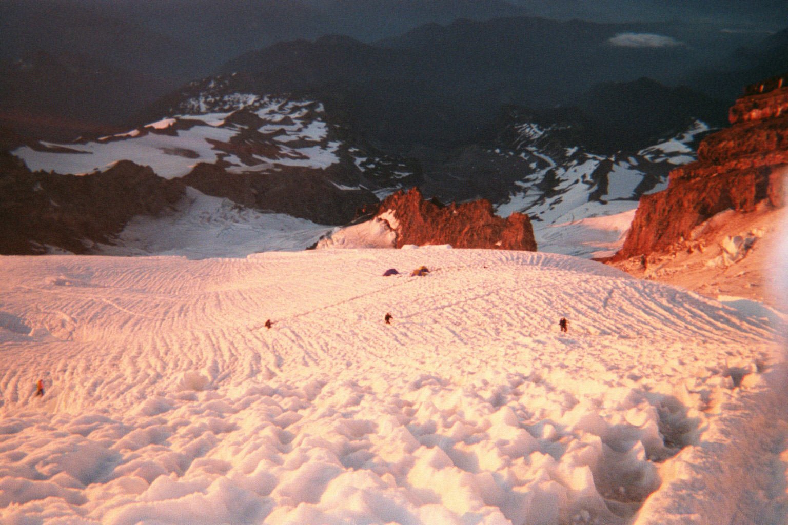 [rainier+dawn+2.JPG]