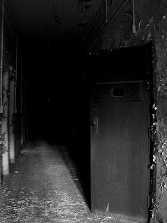 Rotten Apple ─ True Blood. Dark+Hallway