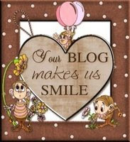 Award: Your blog makes us smile from Lavendel Creations