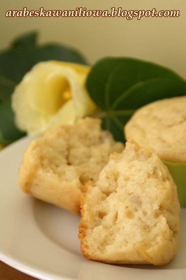 [Muffiny+jogurtowo-bananowe2.JPG]