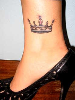 Picture Sexy Girls With King Crown Tattoos Design on The Body