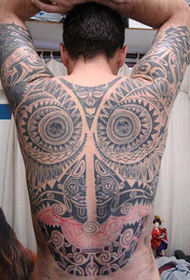 Maori Tattoo Designs on It Is The Most Fascinating Maori Tattoo Chiseled On The Back Legs  It