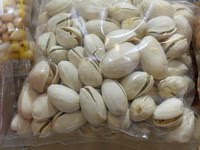 kacang pistachio