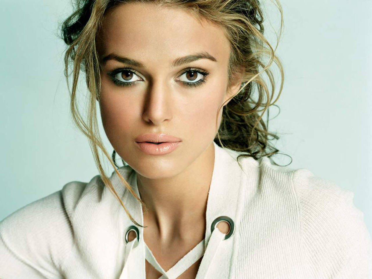 http://4.bp.blogspot.com/_Q_MQFtopsfY/STLPhbWmPJI/AAAAAAAALTc/Xlq9kmdh9gY/s1600/Fullwalls.blogspot.com_Keira_Knightley(141).jpg
