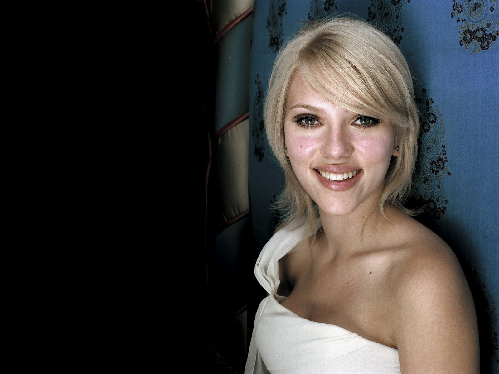 http://4.bp.blogspot.com/_Q_MQFtopsfY/SVz-VrPbEUI/AAAAAAAAMdE/uAkW9WqR75Y/s1600/Fullwalls.blogspot.com_Scarlett_Johansson(161).jpg