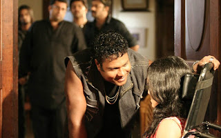 namitha - hot latest stills from hot tamil movie namithaz.blogspot.com