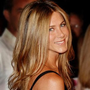 jennifer aniston nipple slip