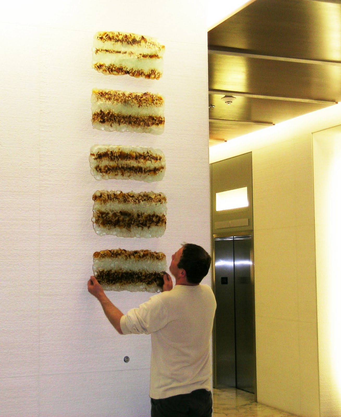 [Erwin.Timmers.glass.install.JPG]