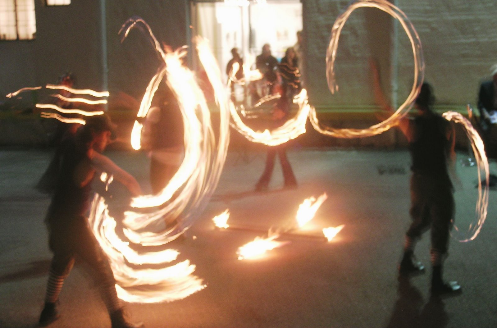 [wash.glass.fire.spinning.JPG]