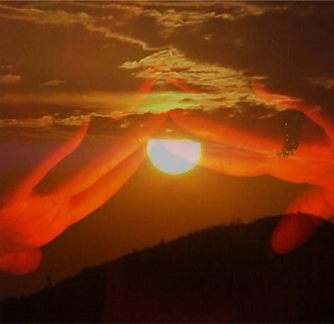 [As+m%c3%a3os+de+Deus....jpg]