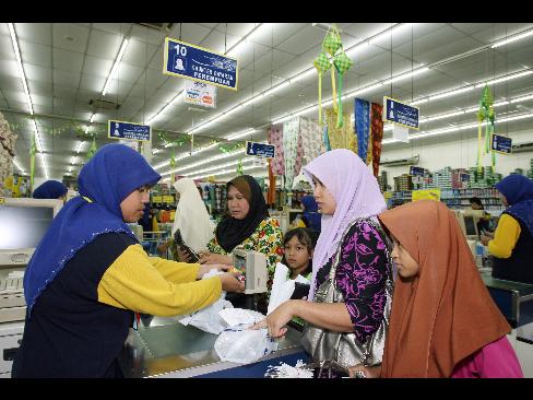 Kelantan Muslims segregated in the supermarket