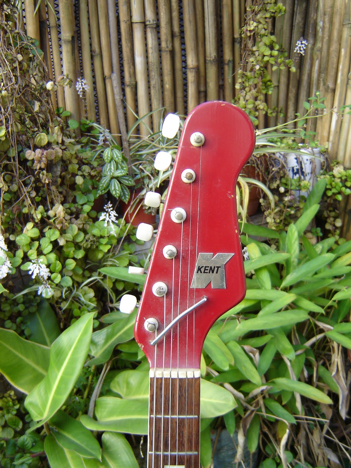 Guitarras Olvidadas Guitars Kent