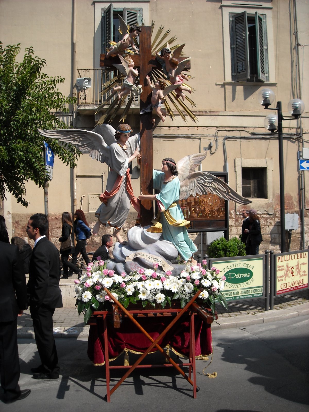 [46+-+L'Esaltazione+Della+Santa+Croce.JPG]