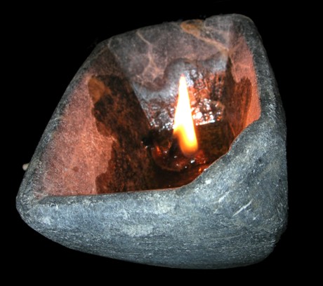 [paleoeskimo lamp burning.jpg]