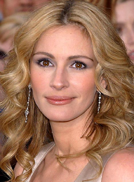 julia roberts family pictures. Roberts, 42, who won