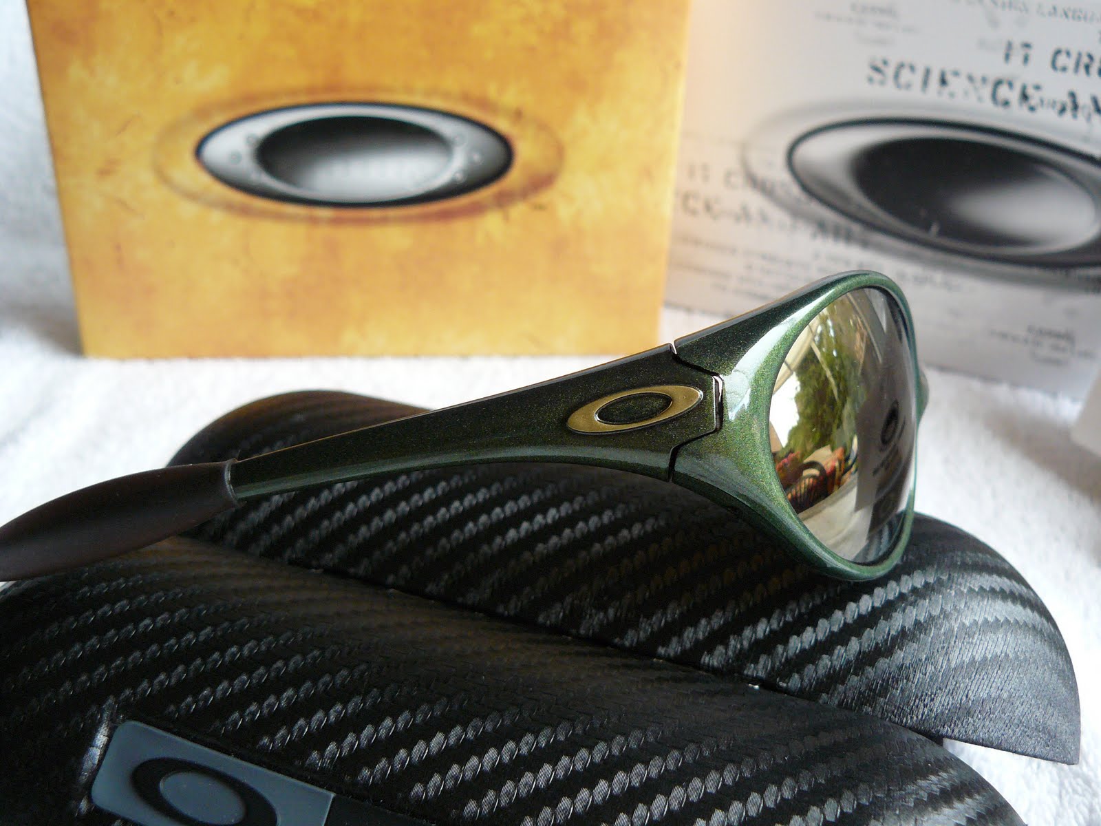 oakley minute 2.0 midnight blue w gold iridium oakley minute 2.0 midnight blue w gold iridium