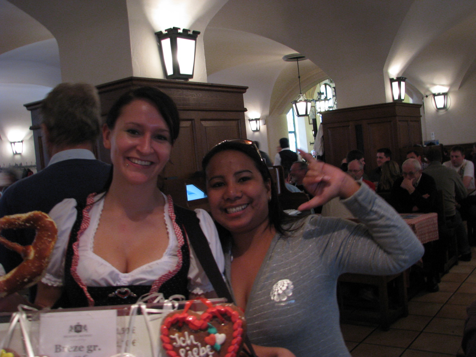 [sept.24,2008-munich.octfest765.JPG]