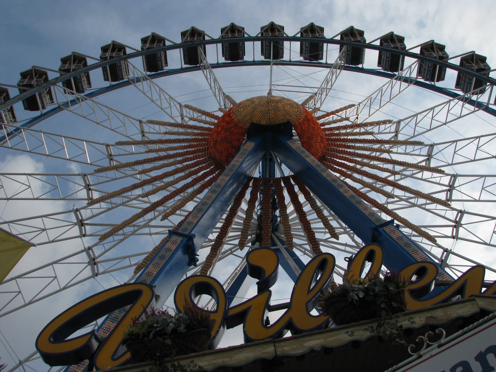 [sept.24,2008-munich.octfest868.JPG]