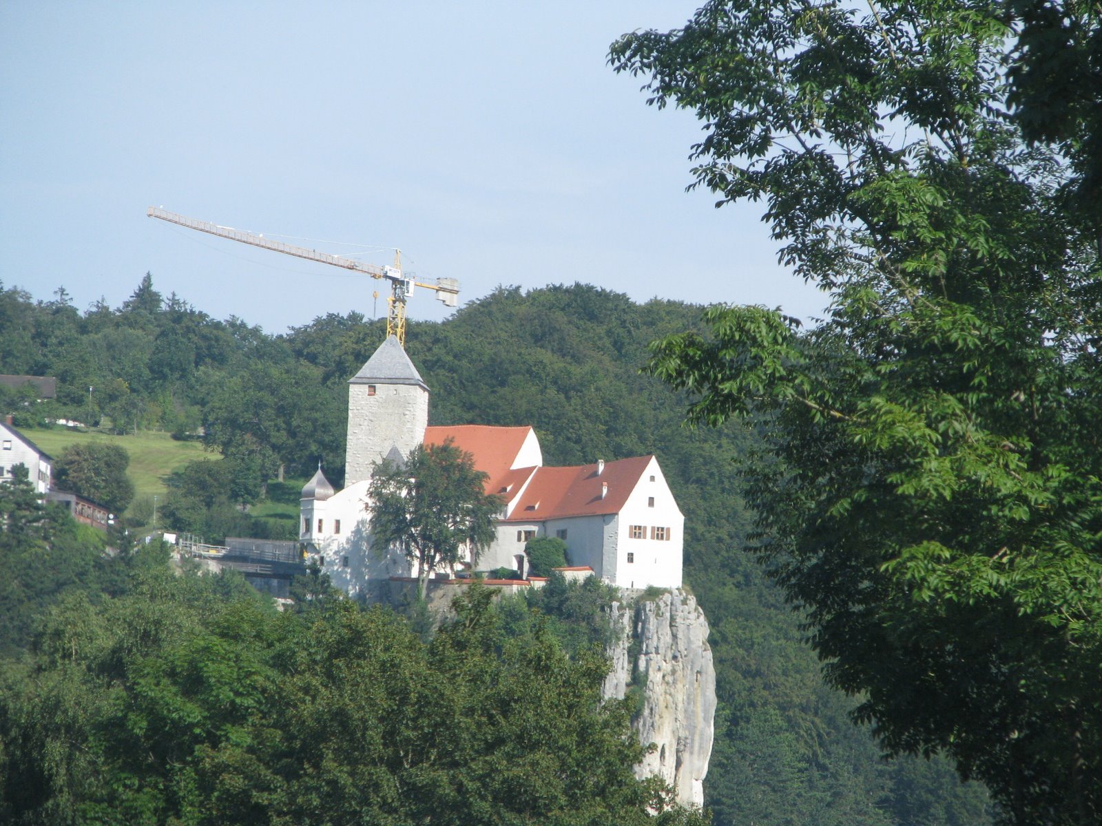 [Aug.1,2009-canon.kelheim.riedensburg490.JPG]