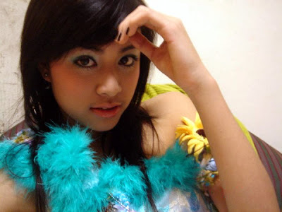 Vietnamese Cute Girl Hoang Thuy Linh